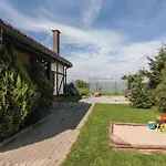 Holiday home 4 Bedroom Cozy In Mscice