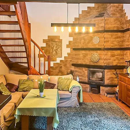Holiday home 4 Bedroom Lovely In Mscice