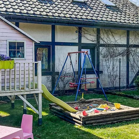 4 Bedroom Lovely In Holiday home Mscice