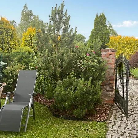 4 Bedroom Cozy In Hébergement de vacances Mścice