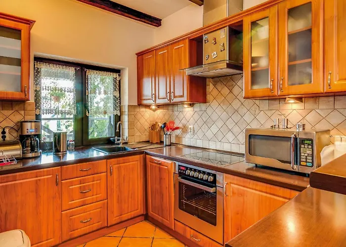 4 Bedroom Cozy In * Mścice