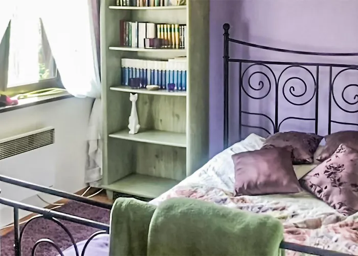 4 Bedroom Cozy In Сasa de vacaciones