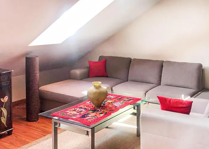 Сasa de vacaciones 4 Bedroom Cozy In Mścice