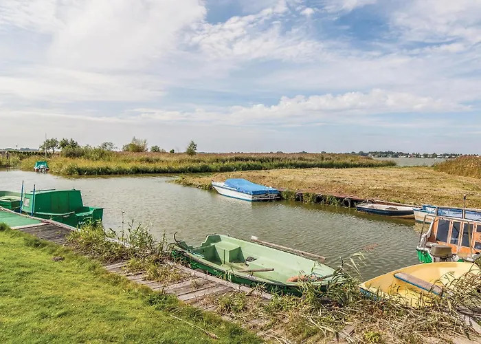 Сasa de vacaciones 4 Bedroom Cozy In *